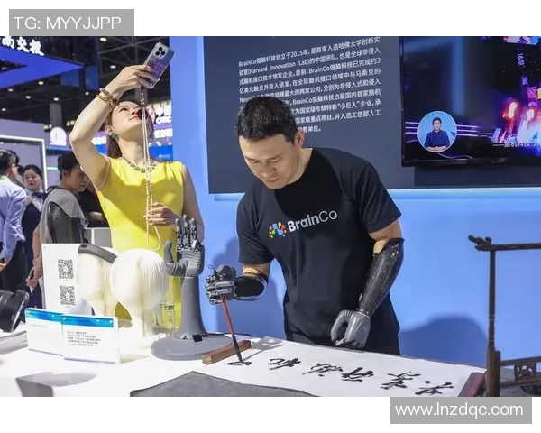 张堃鹏：探索科技创新与人文关怀的完美结合之路