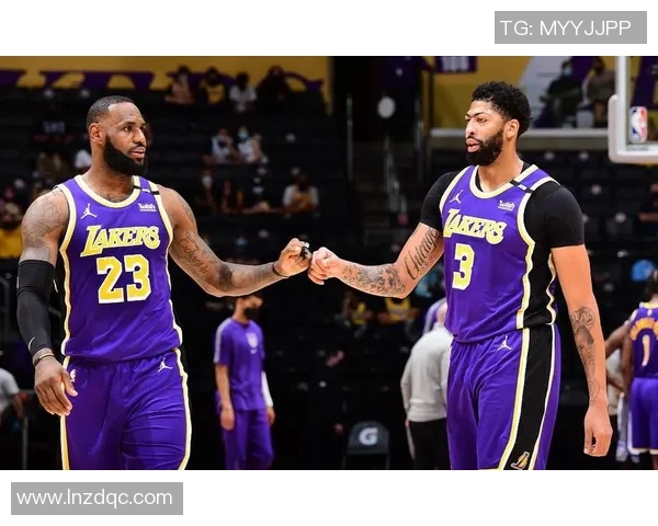 2018年NBA总决赛骑士与火箭全场精彩对决回顾与分析