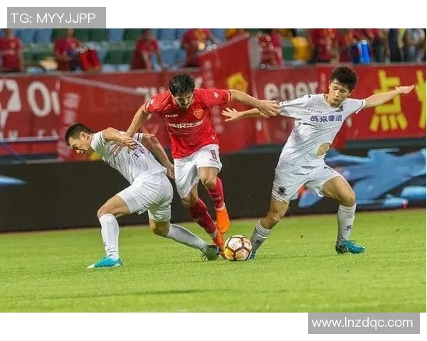 大连超越与梅县的精彩对决重播回顾赛场瞬间与精彩进球分析