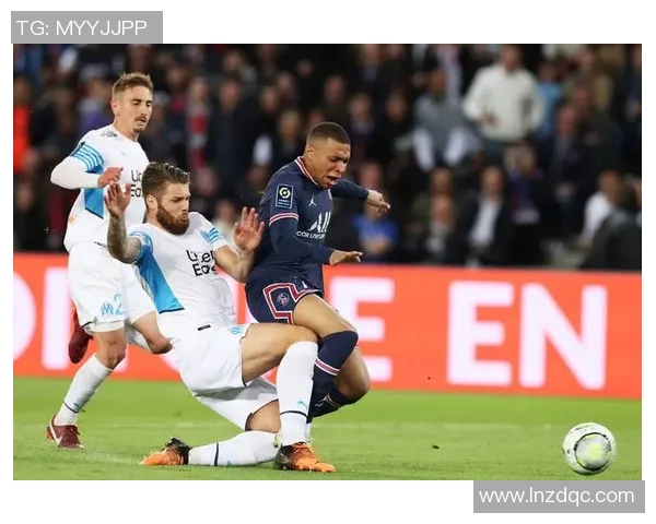 内马尔助巴黎圣日耳曼3-0击败马赛，领跑法甲联赛，蓝白军团雄心勃勃！