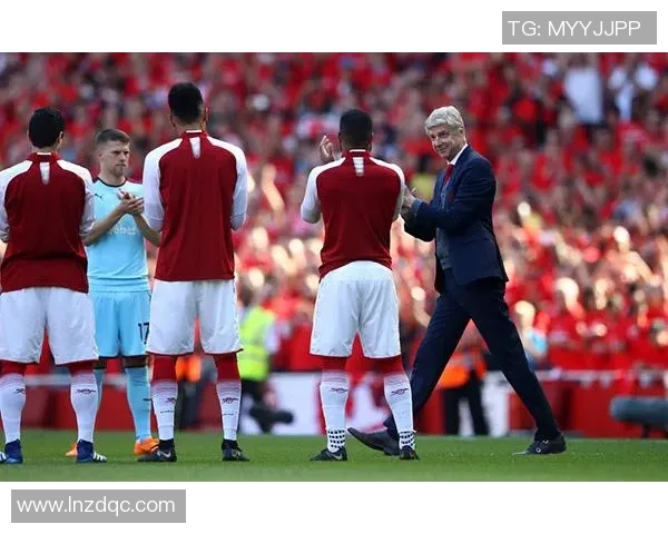 温格执教阿森纳22载告终，球迷们用感动致谢表达对他的尊敬