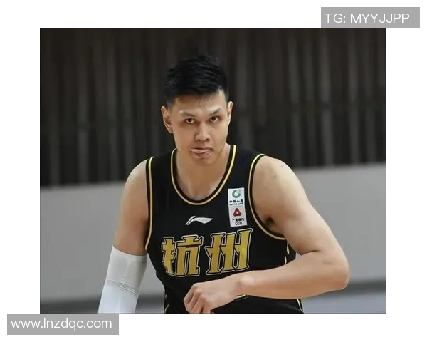 许钟豪的成长之路与未来展望:从青涩少年到职场精英的蜕变历程 许钟豪的成长之路与未来展望:从青涩少年到职场精英的蜕变历程