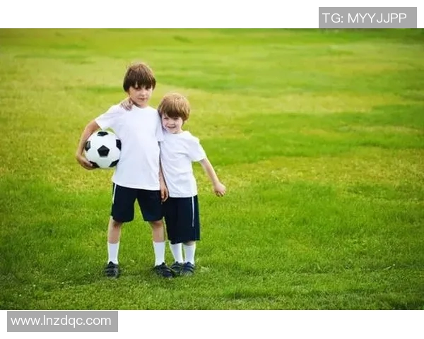 伊沃的成长之路：从默默无闻到足球场上的闪耀明星