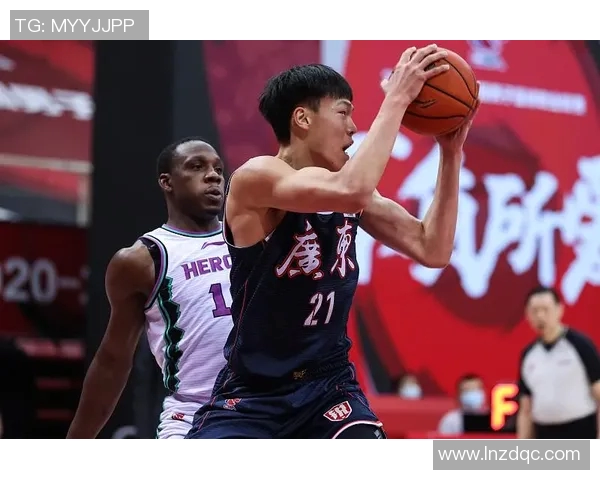 齐麟:从新星崛起到篮球赛场的璀璨传奇之路 齐麟:从新星崛起到篮球赛场的璀璨传奇之路